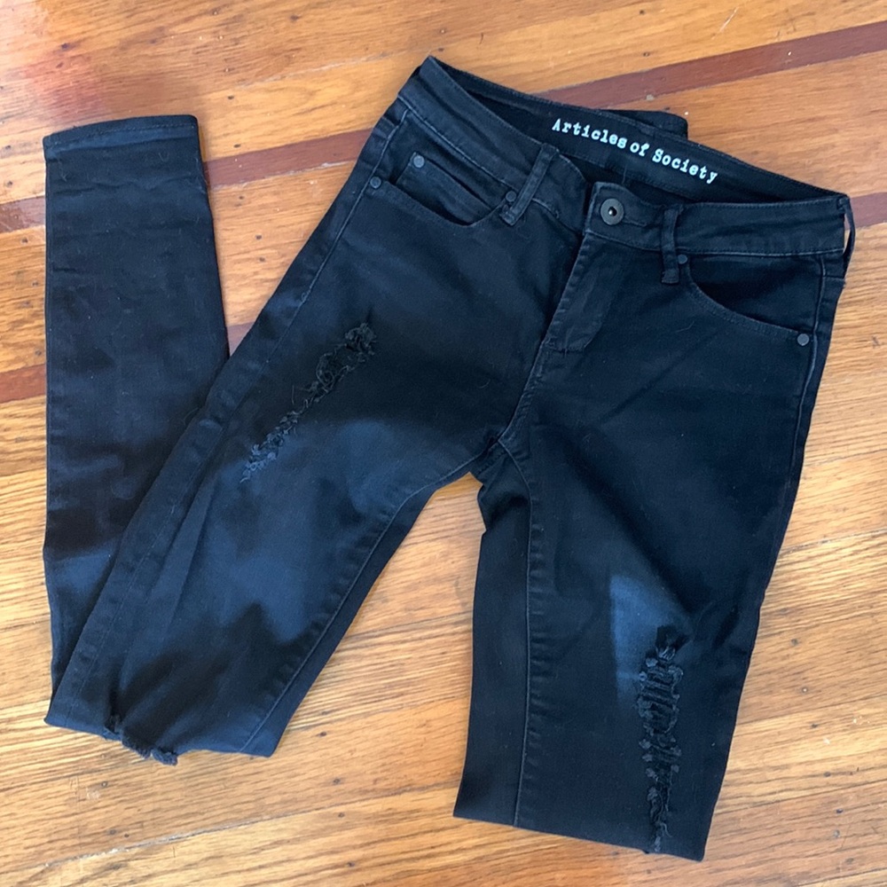 Articles of society skinny black distressed pant size 24